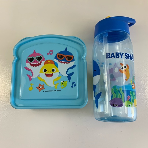Babyshark Sandwich Container & Water Bottle - Picture 1 of 5